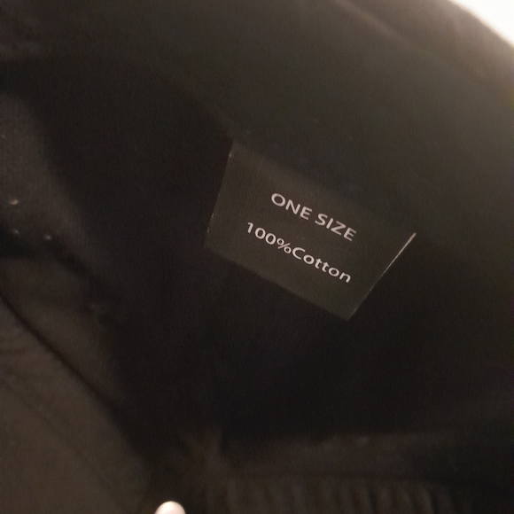 Unique embroidered snapback trucker hat - Picture 6 of 6